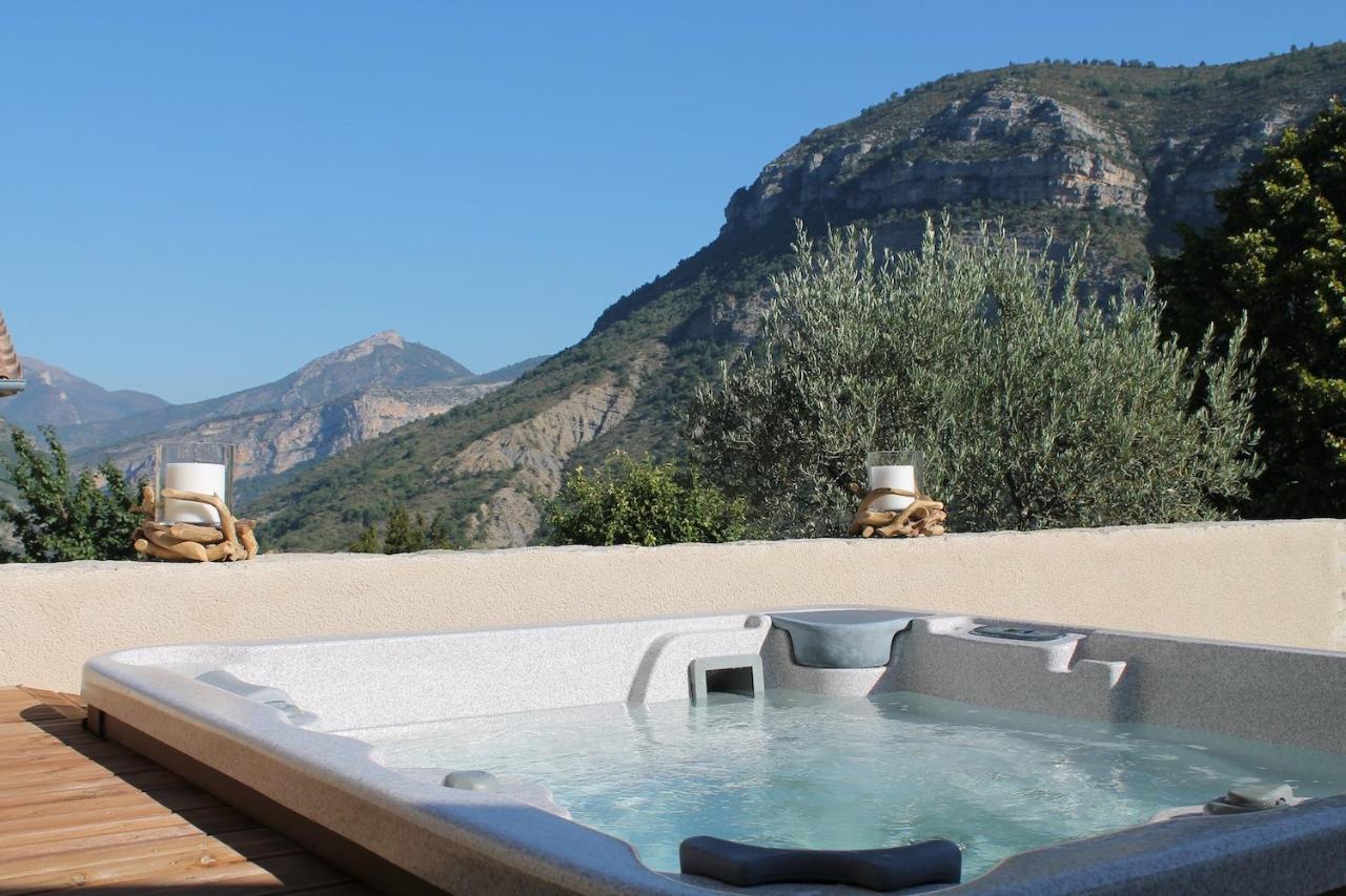 Entre Terre Et Ciel Bed & Breakfast Remuzat Exterior photo